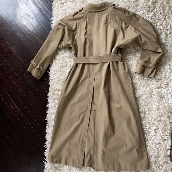 Burberry’s “Burberry” Trench Coat 🧥 - Picture 3 of 15